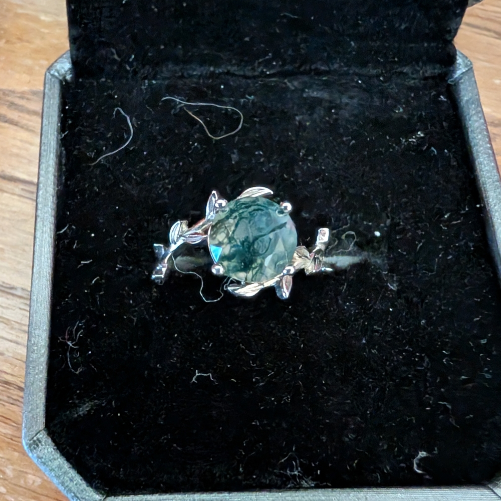 Elegant Silver and Green Stone Ring